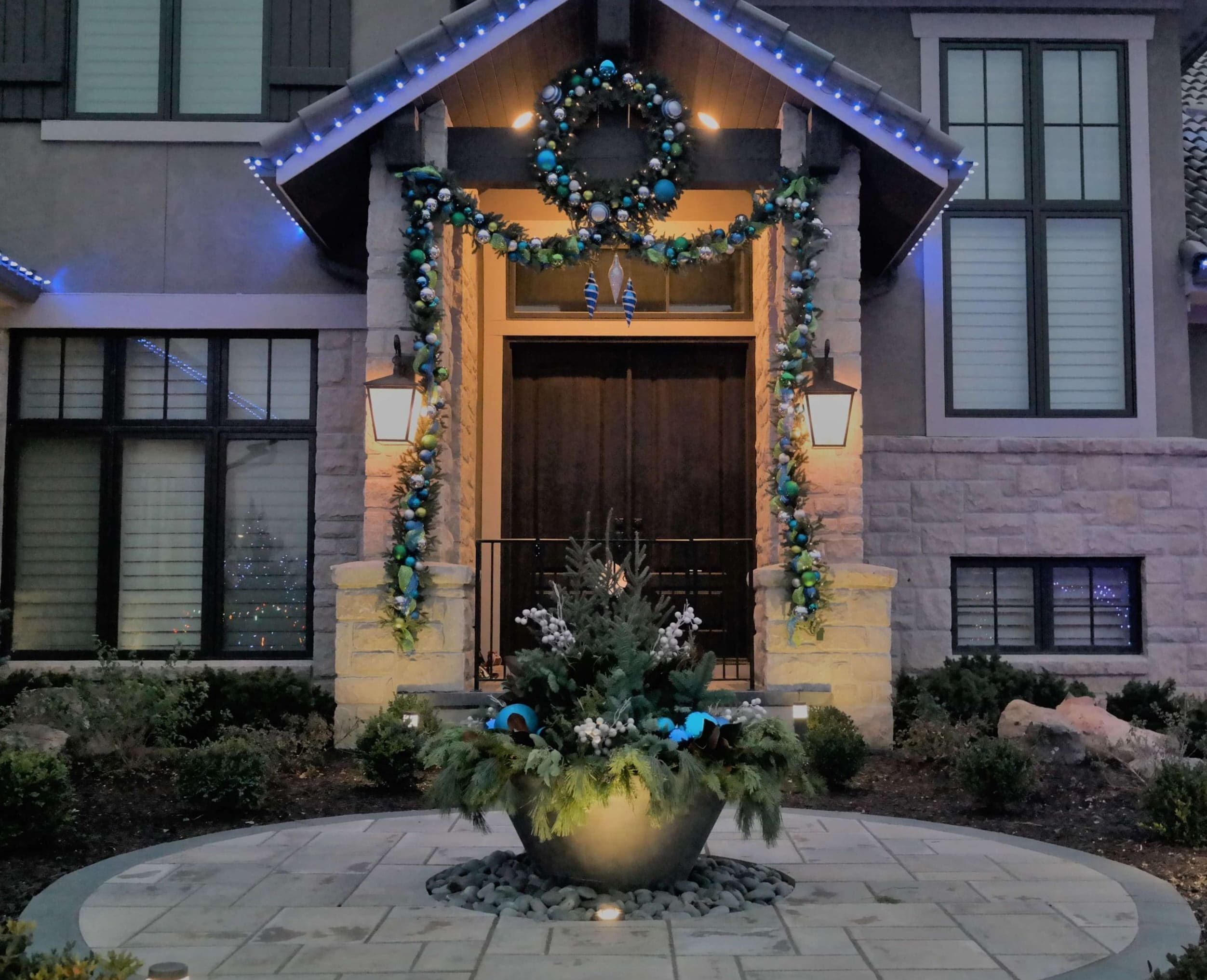 Overland Park, KS Holiday Lighting
